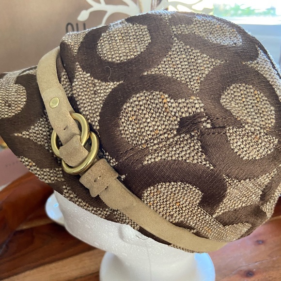 Retro Authentic Coach Hat - Picture 2 of 6